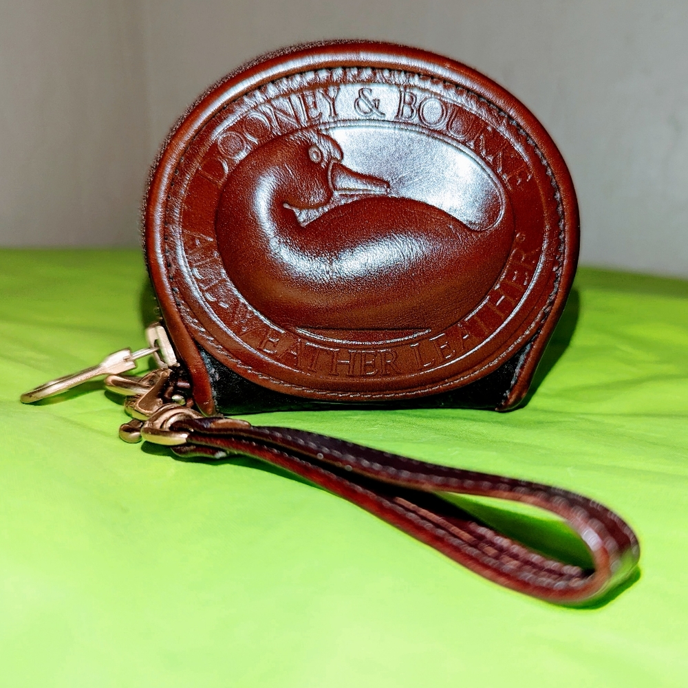Dooney Bourke Vintage Black Camel Big Duck Leather Wristlet Coin Pouch PERFECT
